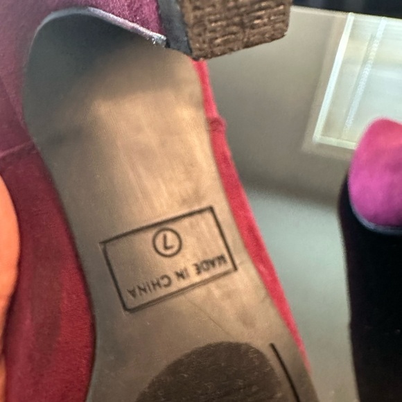 Elegant Red Women's Shoes - Picture 3 of 5